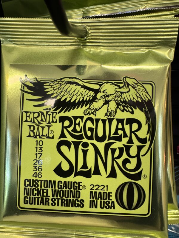 Ernie Ball Regular Slinky Guitar Strings